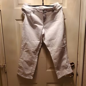 INC NWOT white crop Jean pants